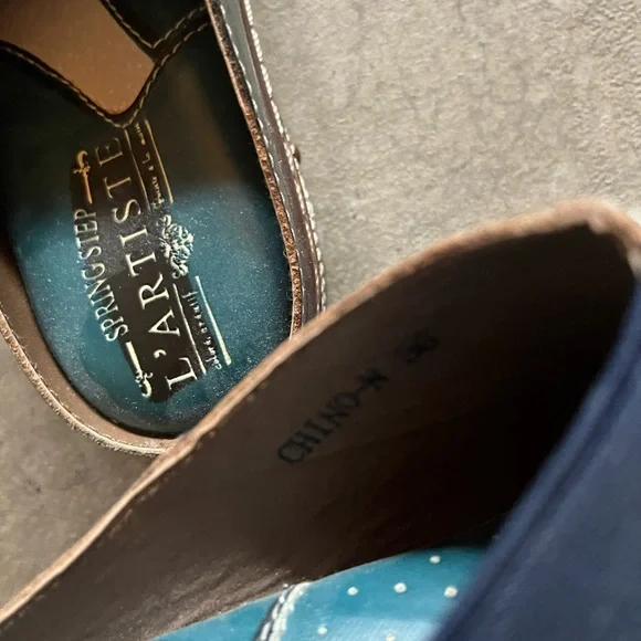 Clogs - Picture 2 of 2